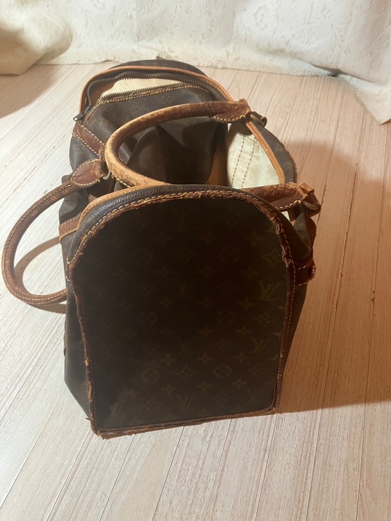 バック（ブランドバッグ）の商品画像 - 査定依頼日：2025年11月15日 - 最高査定価格：10,000円