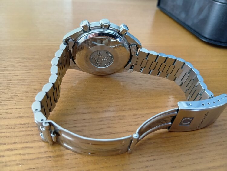 スピードマスターデイト40周年記念（高級時計）の商品画像 - 査定依頼日：2026年1月14日 - 最高査定価格：420,000円