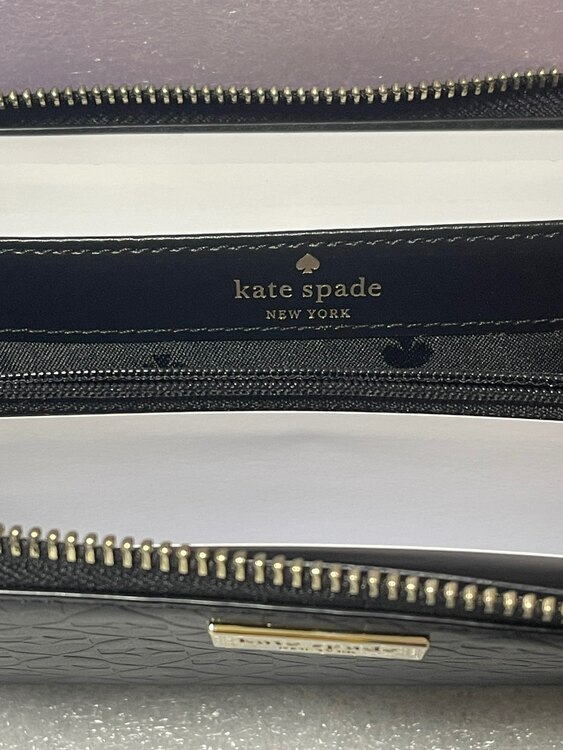 ケイトスペード 長財布 WLRU4944（古着・ファッション）の商品画像 - 査定依頼日：2025年1月9日 - 最高査定価格：1,000円
