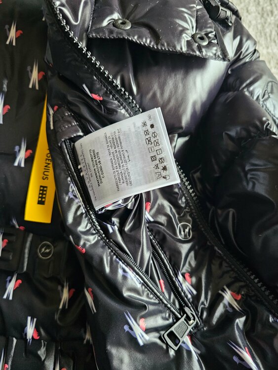 モンクレール ジーニアス MONCLER GENIUS MAKINNON FRA（古着・ファッション）の商品画像 - 査定依頼日：2026年2月11日 - 最高査定価格：100,000円