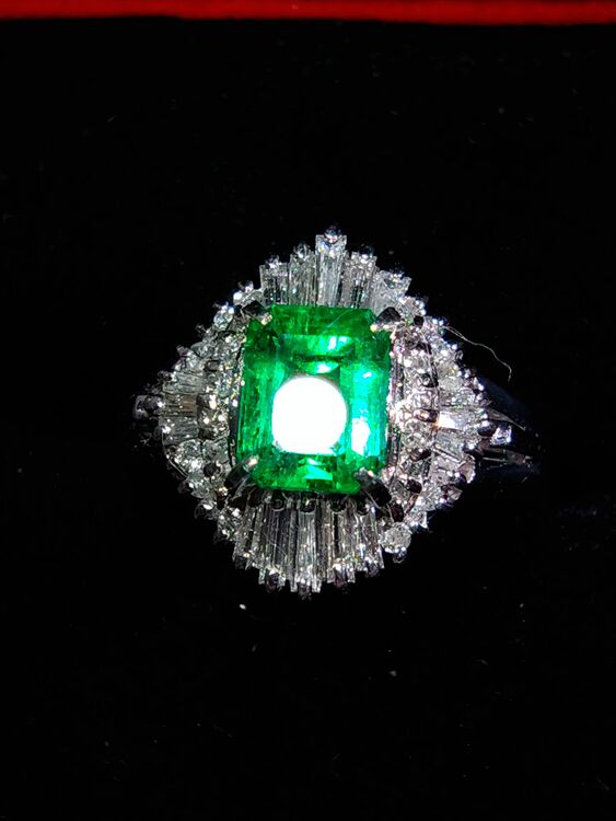 エメラルド指輪（金・貴金属）の商品画像 - 査定依頼日：2025年11月7日 - 最高査定価格：250,000円