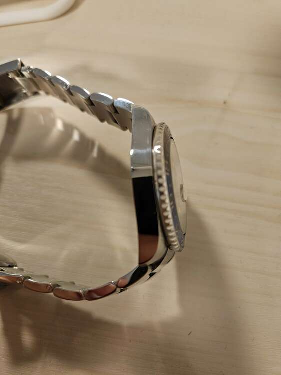 ロレックス GMTマスター 116710BLN（高級時計）の商品画像 - 査定依頼日：2025年4月23日 - 最高査定価格：1,880,000円