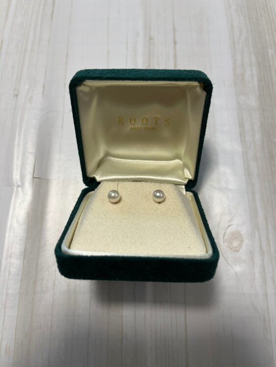 ピアス（宝石）の商品画像 - 査定依頼日：2025年1月31日 - 最高査定価格：10,000円