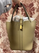 ピコタンロック18（ブランドバッグ）の商品画像 - 新品 - 査定完了日：2025.11.01 - 最高査定価格：600,000円