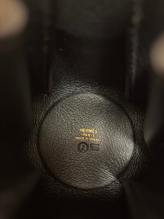 小物入れ（ブランド財布・小物）の商品画像 - 査定依頼日：2025年1月16日 - 最高査定価格：12,000円