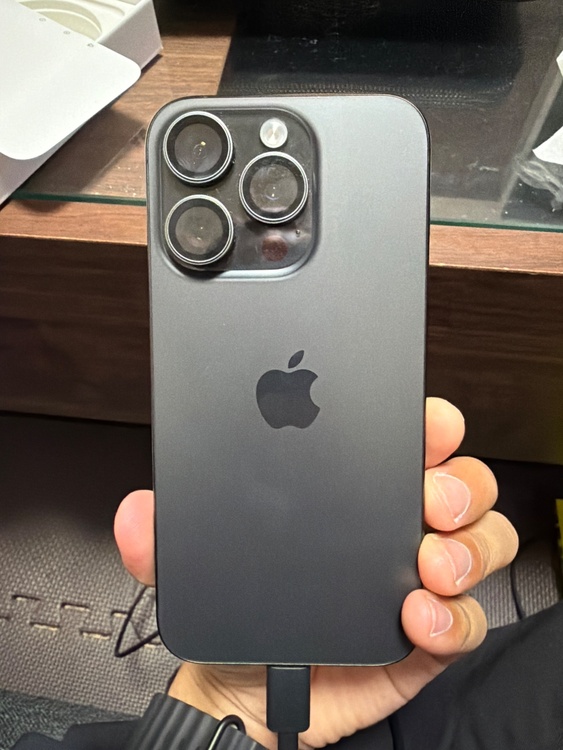 iPhone 15 Pro 256GB Softbank（スマホ）の商品画像 - 査定依頼日：2026年3月20日 - 最高査定価格：82,000円