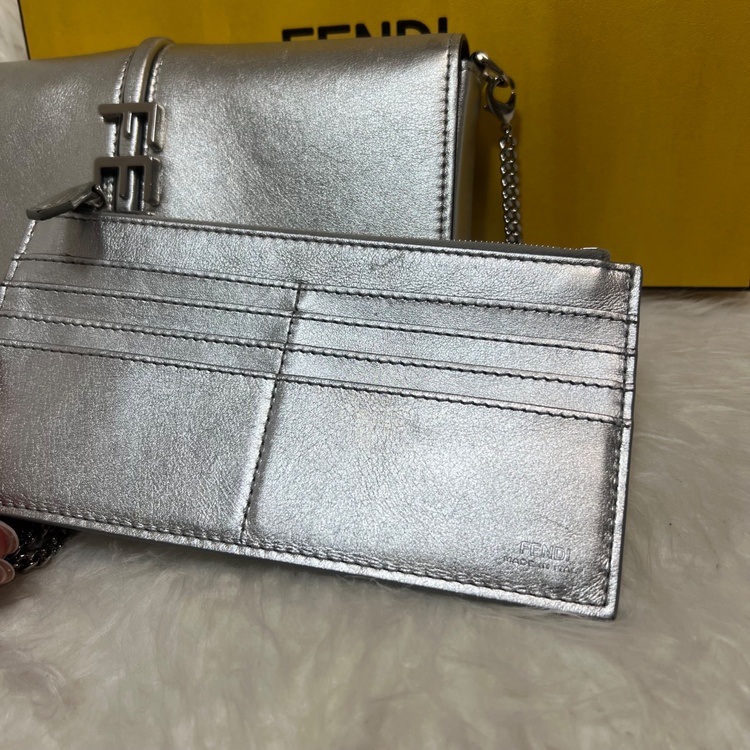 フェンディ  （ブランドバッグ）の商品画像 - 査定依頼日：2026年1月17日 - 最高査定価格：100,000円