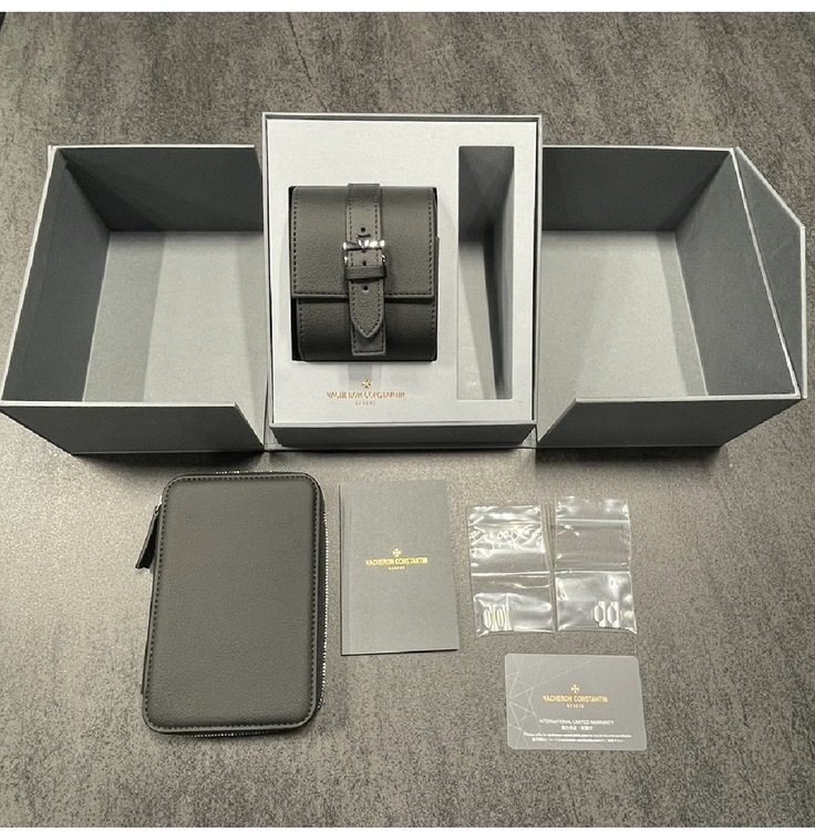 ヒストリーク222 ステンレス（高級時計）の商品画像 - 査定依頼日：2026年7月1日 - 最高査定価格：8,500,000円