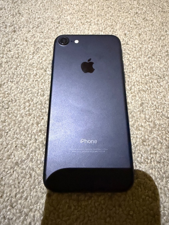 iPhone iPhone7 256GB SIMフリー（スマホ）の商品画像 - 査定依頼日：2026年10月2日 - 最高査定価格：1,100円