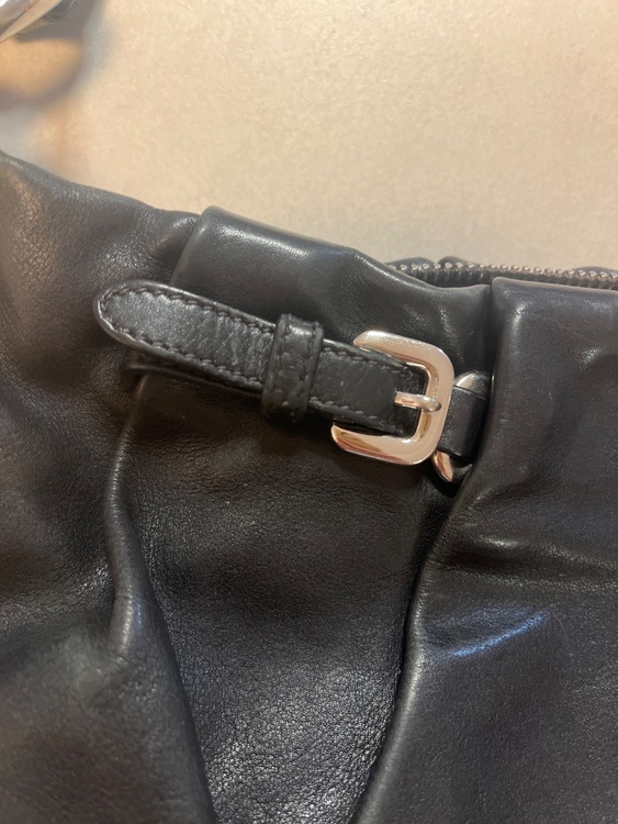 プラダ  （ブランドバッグ）の商品画像 - 査定依頼日：2025年11月16日 - 最高査定価格：24,000円