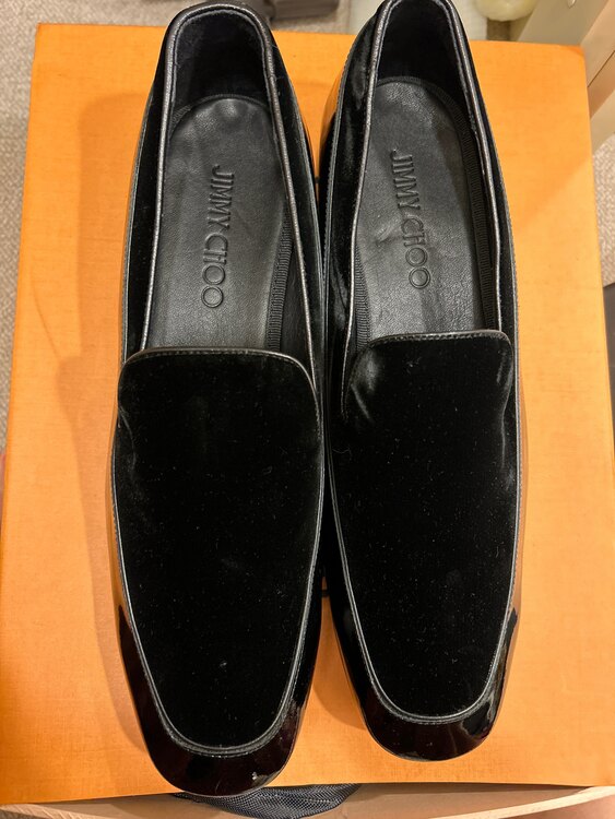 ジミーチュウ  （ブランドバッグ）の商品画像 - 査定依頼日：2025年4月4日 - 最高査定価格：100,000円