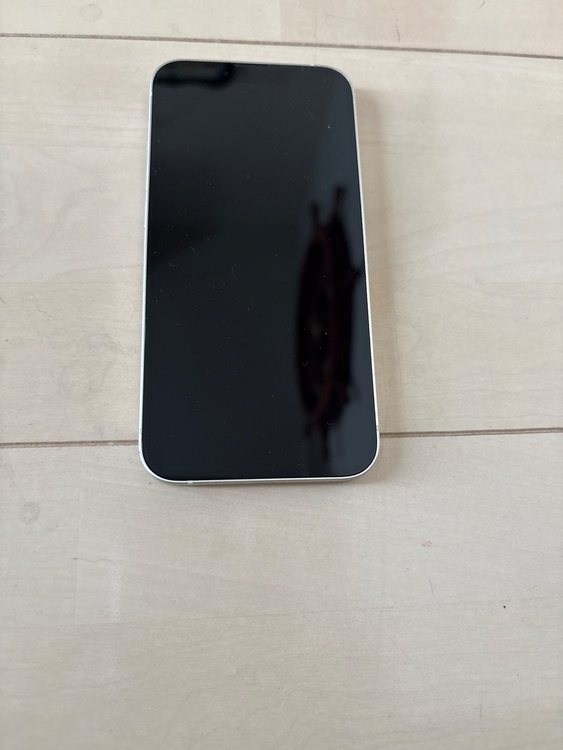 iPhone iPhone 13 128GB Softbank（スマホ）の商品画像 - 査定依頼日：2026年8月20日 - 最高査定価格：39,500円