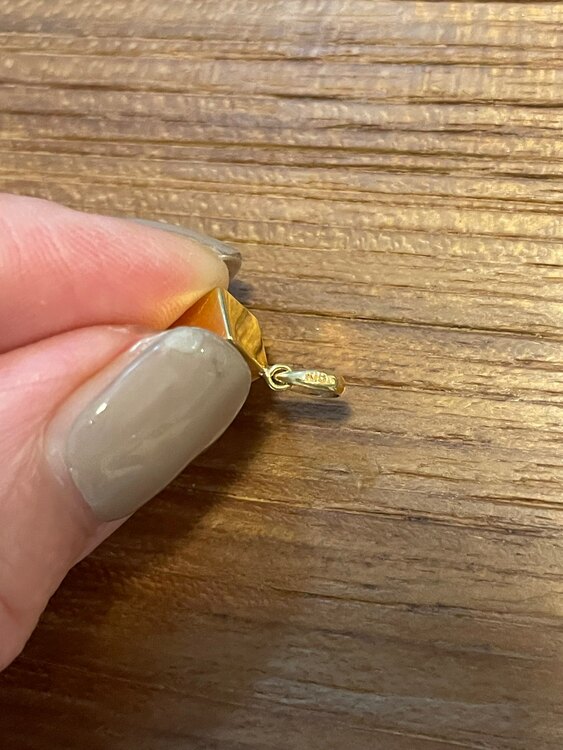 石付きリング（金・貴金属）の商品画像 - 査定依頼日：2025年4月28日 - 最高査定価格：250,000円