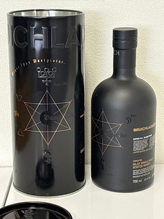 ブルックラディ ブラックアート エディション 10.1 29年（お酒）の商品画像 - 査定依頼日：2025年4月17日 - 最高査定価格：43,500円