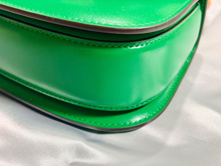 GUCCIスモールバンブーバック（ブランドバッグ）の商品画像 - 査定依頼日：2026年7月16日 - 最高査定価格：163,000円