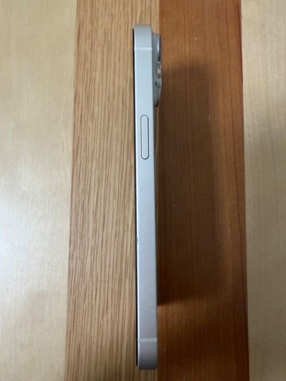 iPhone 14 256GB au（スマホ）の商品画像 - 査定依頼日：2026年2月17日 - 最高査定価格：100,000円