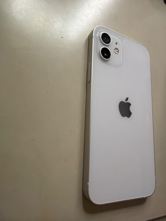 iPhone 12 64GB au（スマホ）の商品画像 - 査定依頼日：2026年4月19日 - 最高査定価格：25,000円