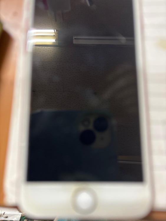 iPhone iPhone7 128GB au（スマホ）の商品画像 - 査定依頼日：2026年7月24日 - 最高査定価格：1,200円