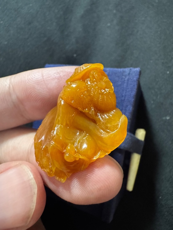 田黄　彫刻石　置物　（美術品・骨董品）の商品画像 - 査定依頼日：2026年1月25日 - 最高査定価格：5,000円