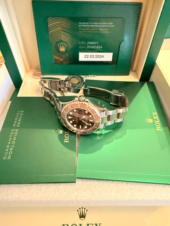 ヨットマスター37チョコ（高級時計）の商品画像 - 査定依頼日：2025年9月11日 - 最高査定価格：2,320,000円