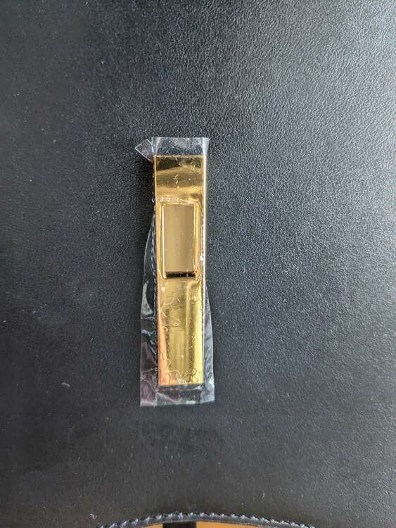 Demellier The Large Tokyo（ブランドバッグ）の商品画像 - 査定依頼日：2024年12月22日 - 最高査定価格：10,000円