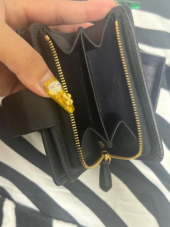 プラダ  （ブランドバッグ）の商品画像 - 査定依頼日：2025年8月13日 - 最高査定価格：50,000円