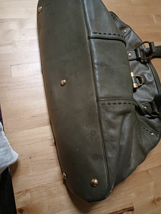 イブサンローラン  （ブランドバッグ）の商品画像 - 査定依頼日：2025年10月6日 - 最高査定価格：20,000円