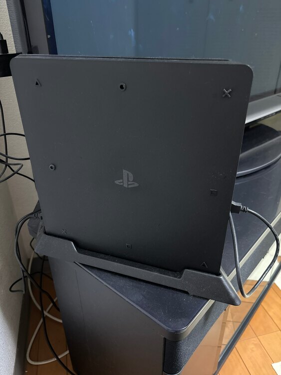 プレイステーション4（ゲーム機本体・ゲームソフト）の商品画像 - 査定依頼日：2025年3月3日 - 最高査定価格：9,000円