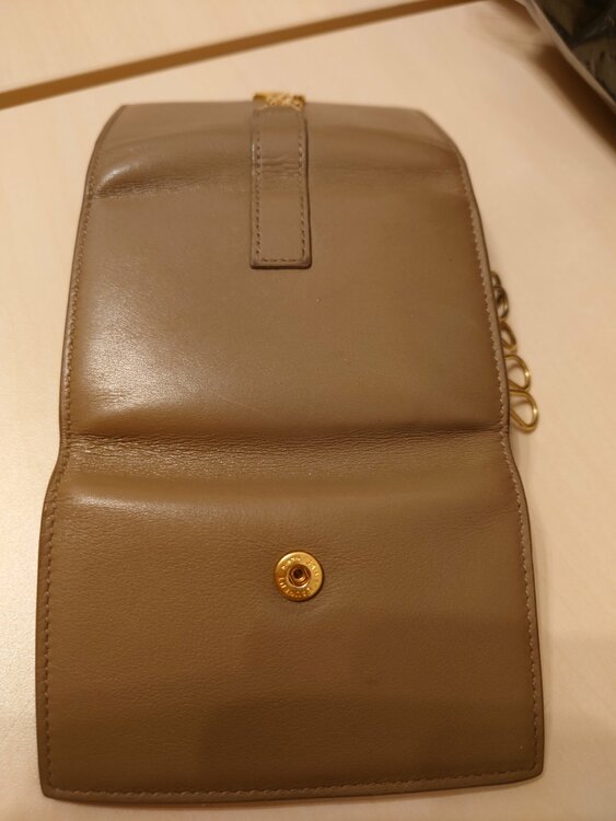 イブサンローラン  （ブランドバッグ）の商品画像 - 査定依頼日：2026年2月27日 - 最高査定価格：3,000円