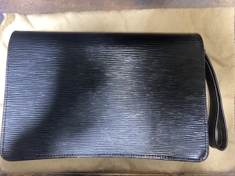 セカンドバッグ（ブランドバッグ）の商品画像 - 査定依頼日：2022年4月12日 - 最高査定価格：25,000円