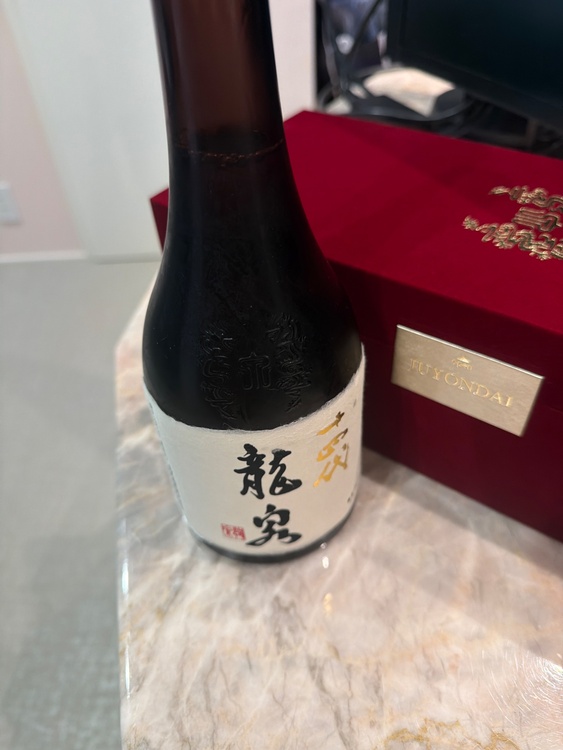 十四代龍泉（お酒）の商品画像 - 査定依頼日：2026年10月14日 - 最高査定価格：200,000円