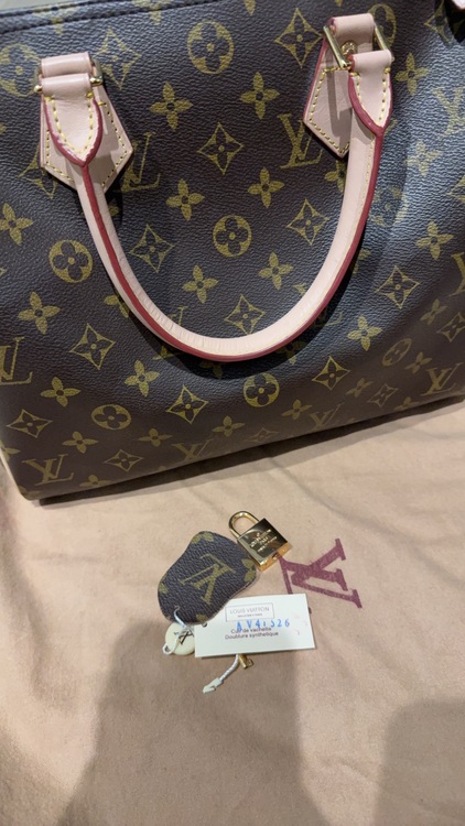 AV41526（ブランドバッグ）の商品画像 - 査定依頼日：2025年12月2日 - 最高査定価格：165,000円