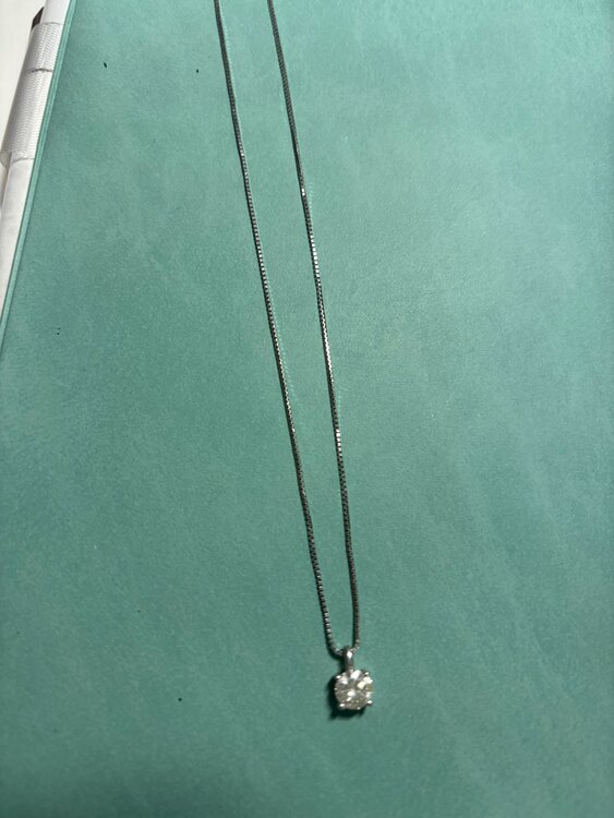 ダイヤモンドネックレス（宝石）の商品画像 - 査定依頼日：2025年4月22日 - 最高査定価格：100,000円