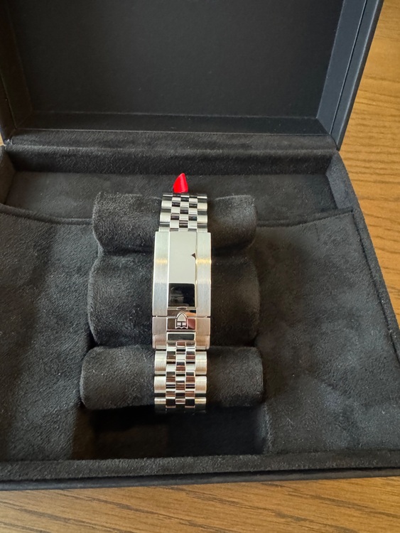 チューダー ブラックベイ 品M79360N-0019（高級時計）の商品画像 - 査定依頼日：2025年10月18日 - 最高査定価格：1,340,000円