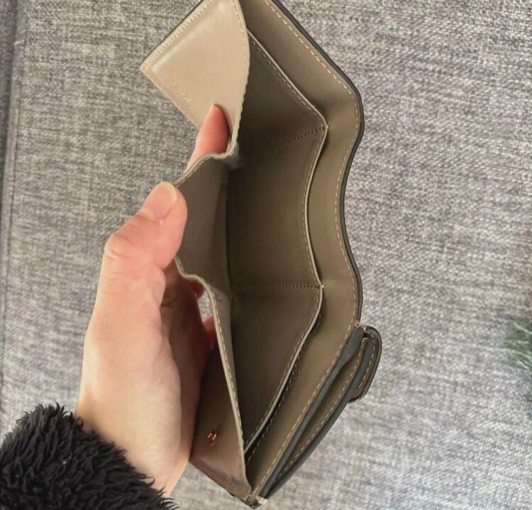 フェンディ  （ブランドバッグ）の商品画像 - 査定依頼日：2025年3月7日 - 最高査定価格：10,000円