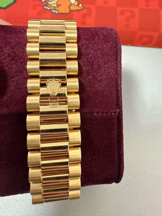 ロレックス デイデイト 228238（高級時計）の商品画像 - 査定依頼日：2025年4月5日 - 最高査定価格：8,800,000円