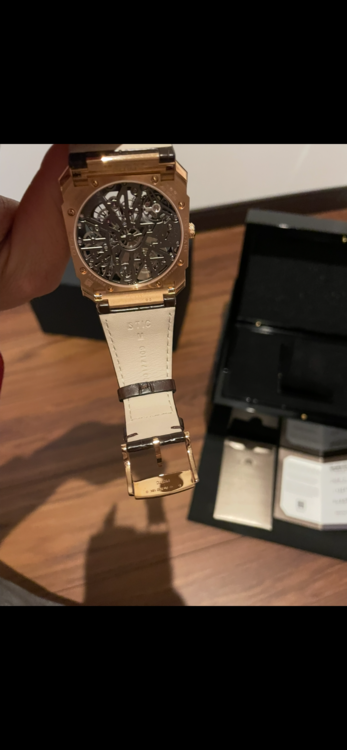 オクト フィニッシモ スケルトン エイトデイズ（高級時計）の商品画像 - 査定依頼日：2026年2月28日 - 最高査定価格：2,700,000円