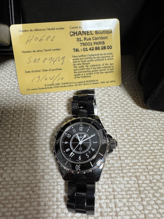 シャネル J12 H068（高級時計）の商品画像 - 査定依頼日：2025年10月1日 - 最高査定価格：240,000円