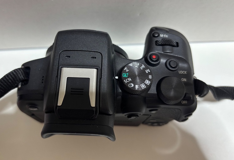 EOS R10（カメラ）の商品画像 - 査定依頼日：2026年4月11日 - 最高査定価格：75,000円