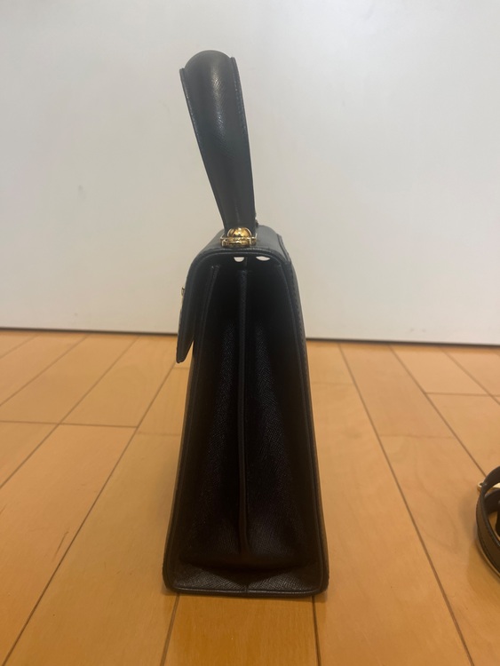 フェラガモ  （ブランドバッグ）の商品画像 - 査定依頼日：2025年11月6日 - 最高査定価格：35,000円