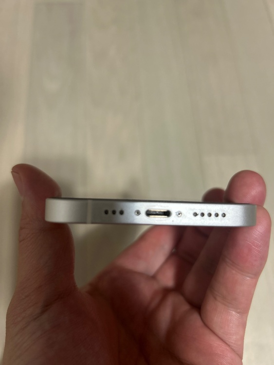 iPhone iPhone 12 64GB SIMフリー（スマホ）の商品画像 - 査定依頼日：2026年5月26日 - 最高査定価格：20,000円