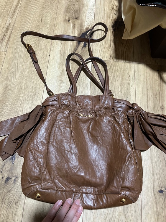 プラダショルダーバッグ（ブランドバッグ）の商品画像 - 査定依頼日：2025年9月30日 - 最高査定価格：25,000円