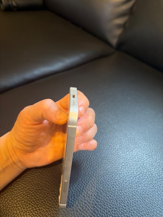 iPhone 12 mini 128GB au（スマホ）の商品画像 - 査定依頼日：2026年3月3日 - 最高査定価格：18,000円