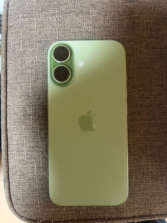 iPhone 17 512GB au（スマホ）の商品画像 - 査定依頼日：2026年5月2日 - 最高査定価格：100,000円