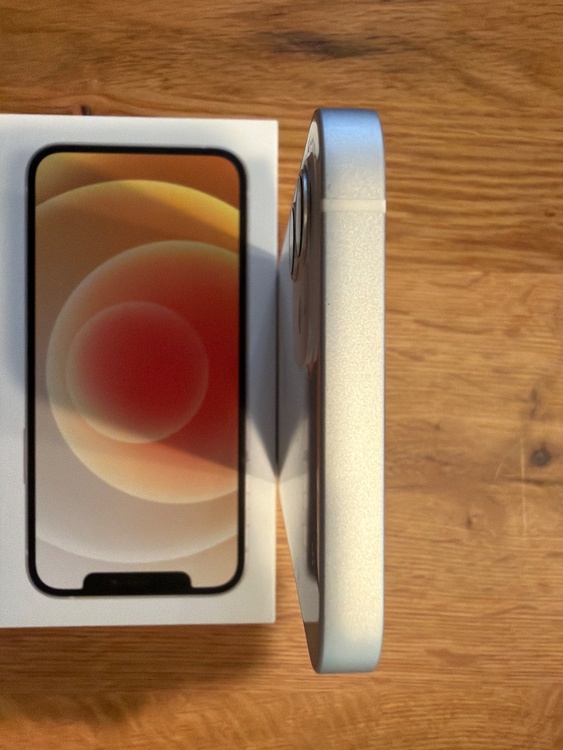iPhone iPhone 12 256GB SIMフリー（スマホ）の商品画像 - 査定依頼日：2026年7月15日 - 最高査定価格：35,000円