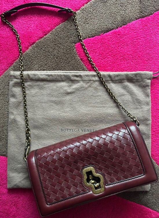 ショルダーバッグ（ブランドバッグ）の商品画像 - 査定依頼日：2025年4月17日 - 最高査定価格：70,000円