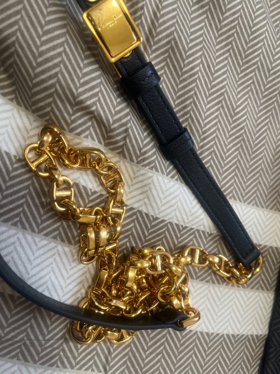 ディオール  （ブランドバッグ）の商品画像 - 査定依頼日：2025年10月20日 - 最高査定価格：250,000円