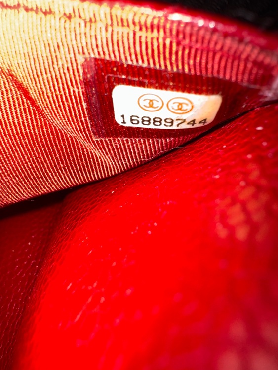 CHANEL マトラッセ　レッド　型番不明（ブランドバッグ）の商品画像 - 査定依頼日：2025年9月22日 - 最高査定価格：285,000円