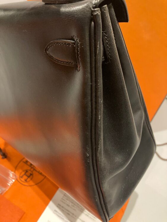 エルメス  ケリー　27 ボックスカーフ　ゴールド金具　（ブランドバッグ）の商品画像 - 査定依頼日：2025年4月22日 - 最高査定価格：1,200,000円