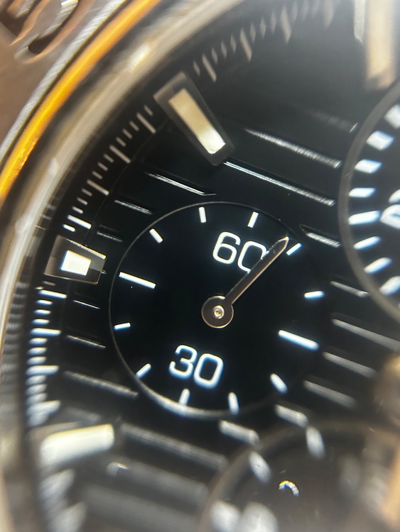 タグホイヤー アクアレーサー cap211（高級時計）の商品画像 - 査定依頼日：2025年6月9日 - 最高査定価格：1,400,000円